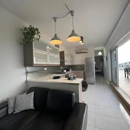 Penthouse With Immense Outdoor Area *