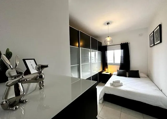 Apartment Penthouse With Immense Outdoor Area *