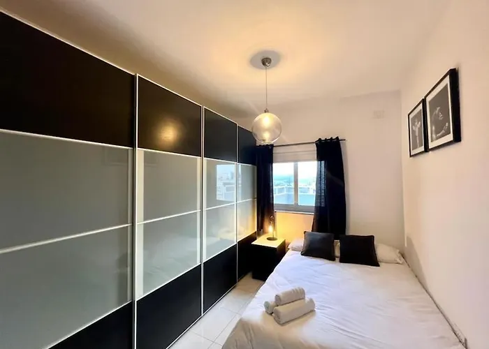 Penthouse With Immense Outdoor Area *