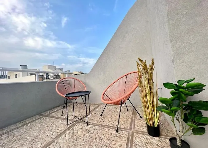 Penthouse With Immense Outdoor Area Apartament *