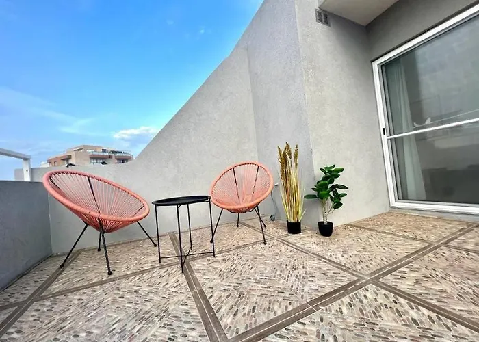 Penthouse With Immense Outdoor Area